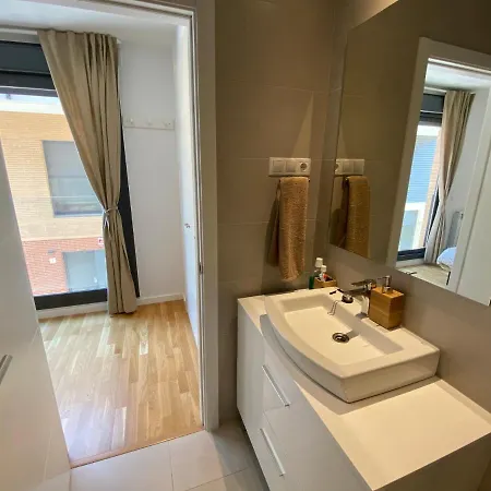 Parc Dels Estanys Bloc 1 Baixos C *