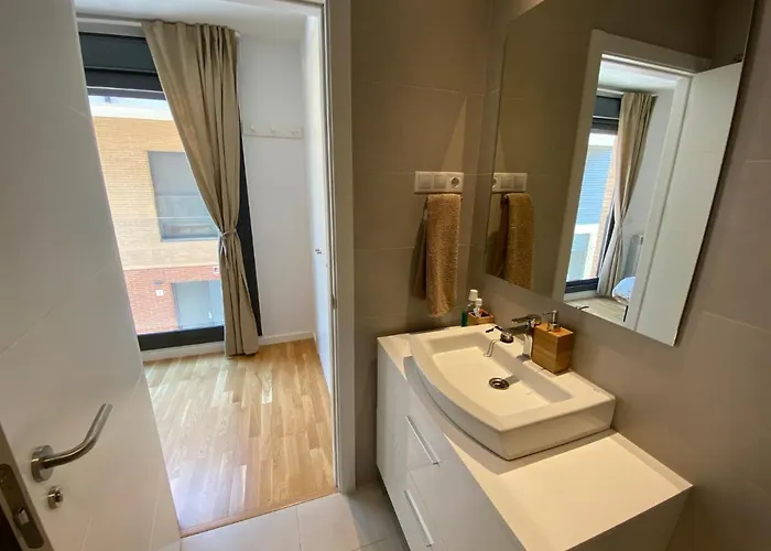 Parc Dels Estanys Bloc 1 Baixos C *