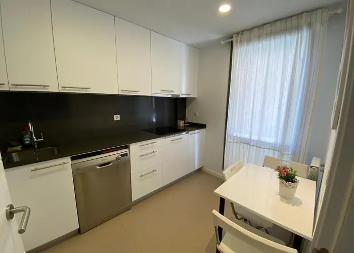 Parc Dels Estanys Bloc 1 Baixos C