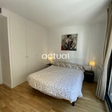 Parc Dels Estanys Bloc 1 Baixos C Lägenhet